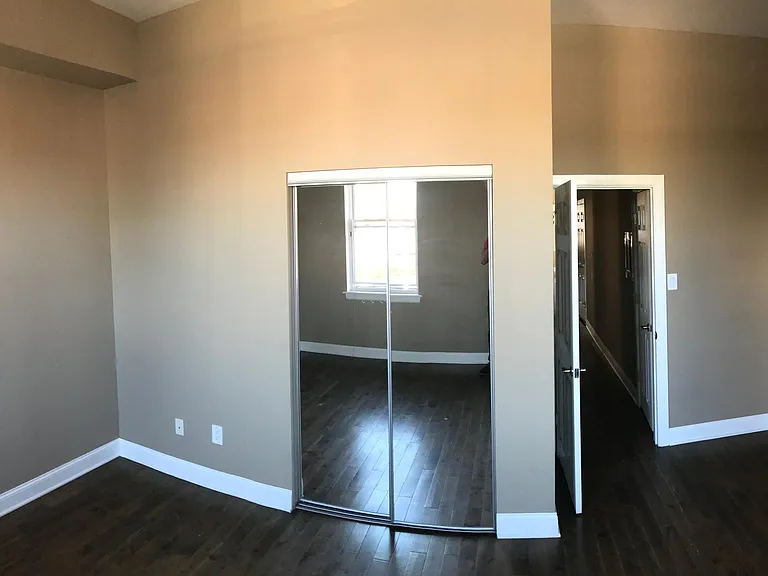 1820 W Girard Ave #2 — Photo 30