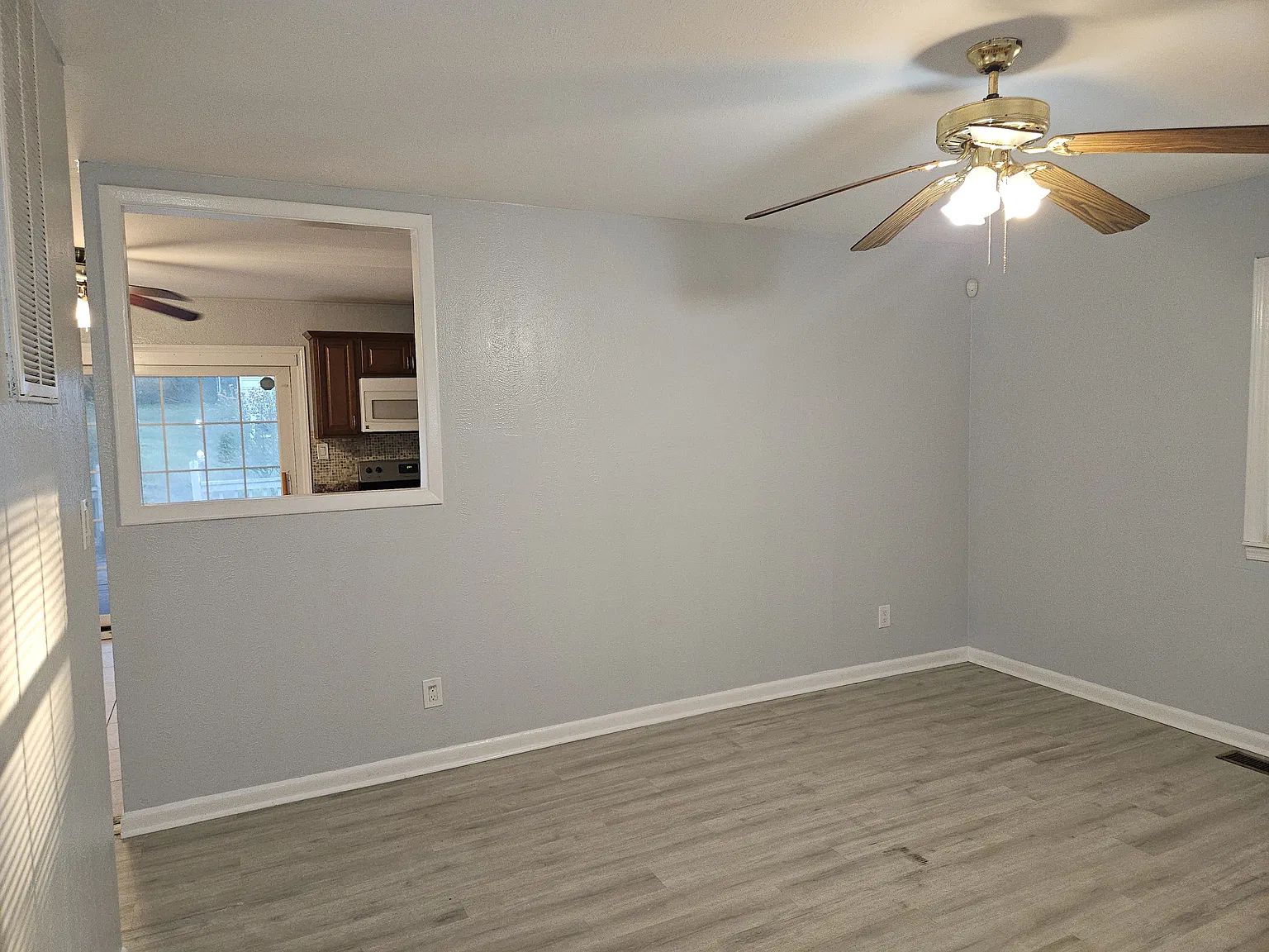 3 bed, 1084 sqft, $1,350 — Photo 4