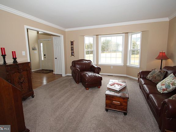4th image of 45 Meadow Dr