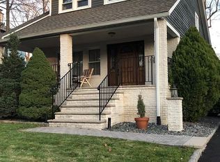 16 Hazelwood Ave, Livingston, NJ 07039