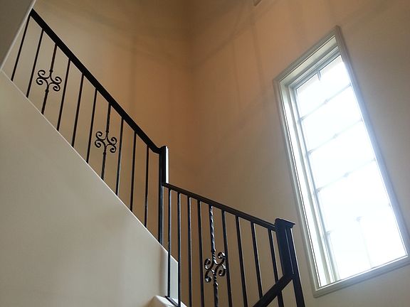 3rd image of 5325 Carmel Park Dr
