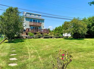 21 Oak Beach Rd, Oak Beach, NY 11702