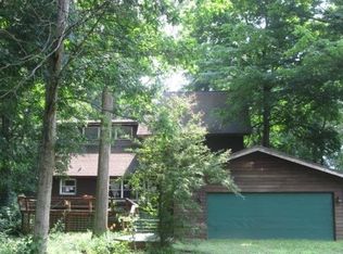 4575 E Woodland Acres Dr, Syracuse, IN