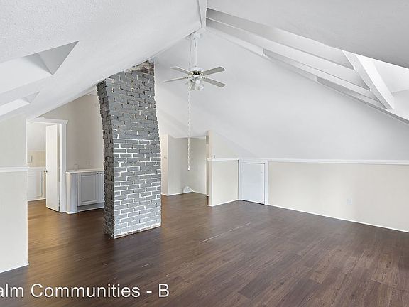 2nd image of 656 Beach Dr NE APT 5