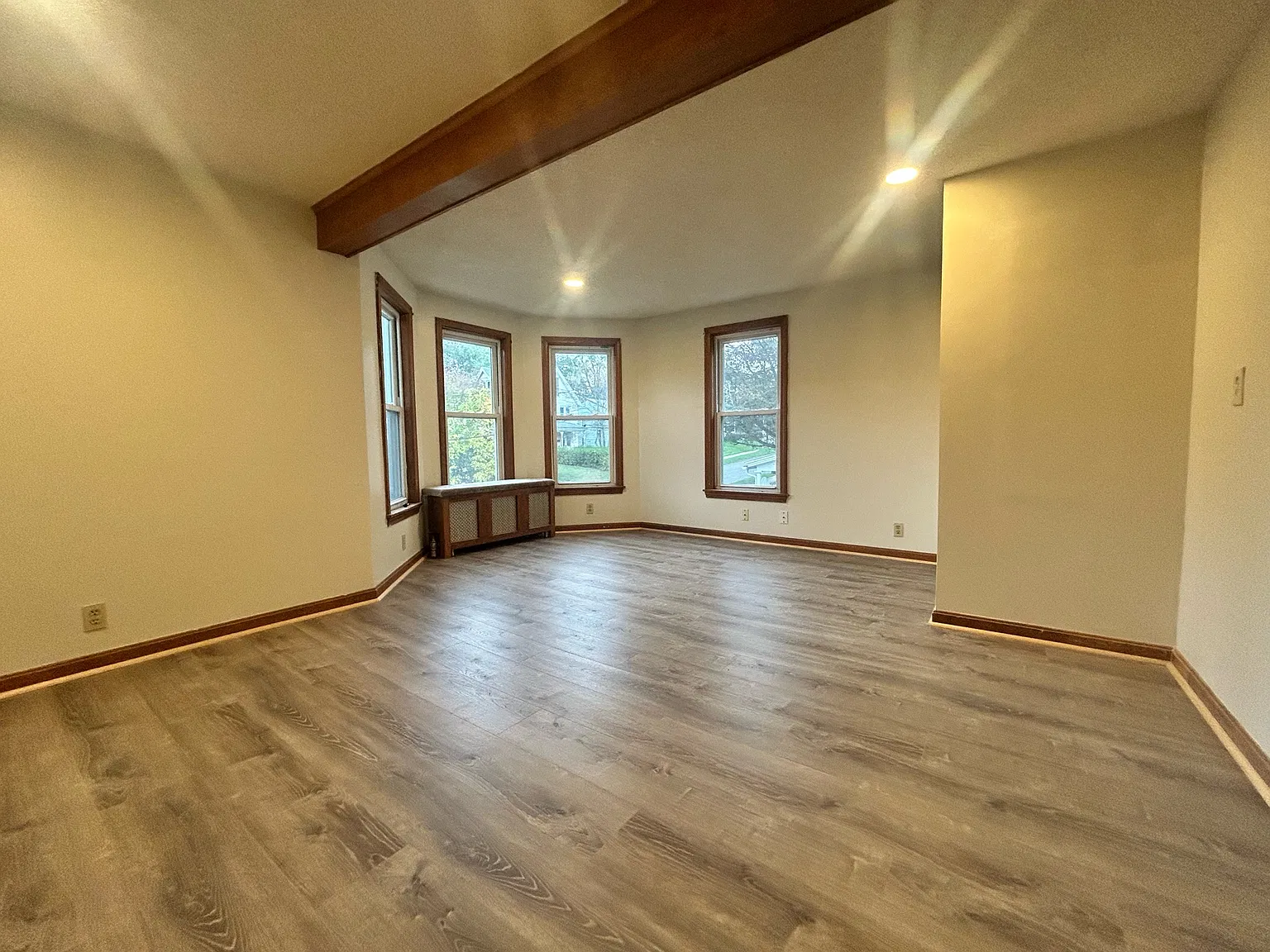 172-174 Woodlawn Avenue - 174B — Photo 4