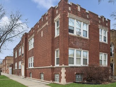 2052 E 80th St, Chicago, IL, 60617