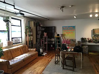 Rented by R New York