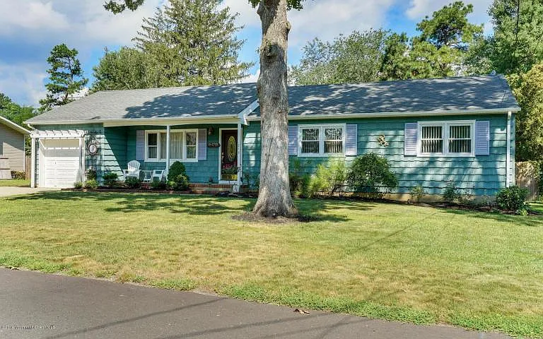 216 Arizona Dr photo 1