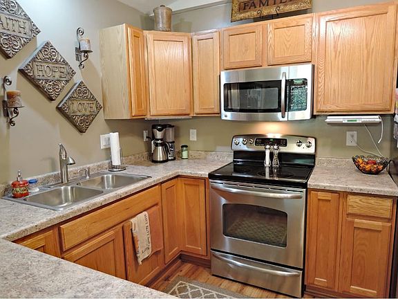 3rd image of 1209 Bellflower Ln NE