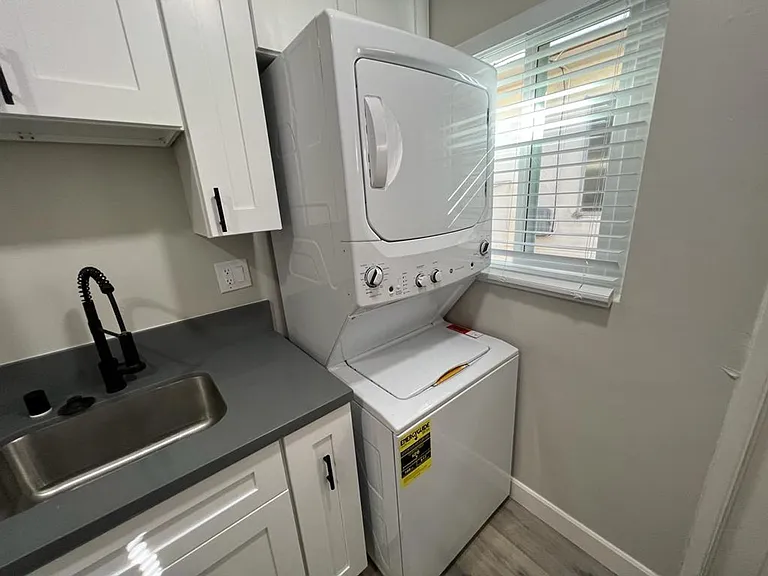 Mississippi Street Apartments — Photo 7