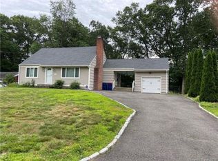 109 Cottage St, Trumbull, CT 06611