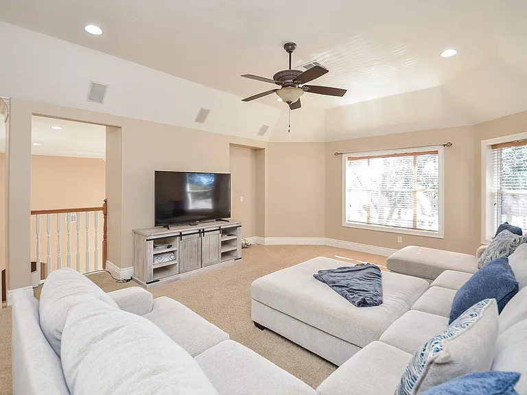 5835 Stratford Gardens Dr — Photo 22