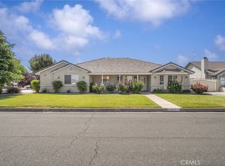 18499 Mountain Meadows Dr, Victorville, CA 92395