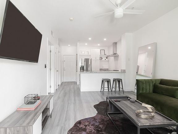 3rd image of 1810 E Palm Ave APT 1111