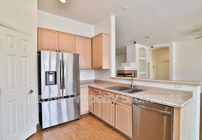 715 E Orchid Ln — Photo 11
