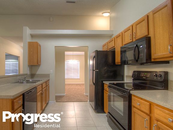 4th image of 1018 S Whirlaway Cir