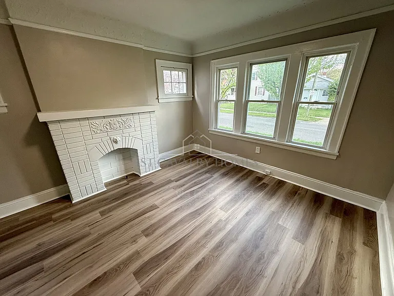 656 Hammel St — Photo 2