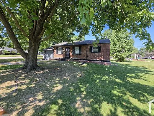3 bed, $1,530 — Photo 2