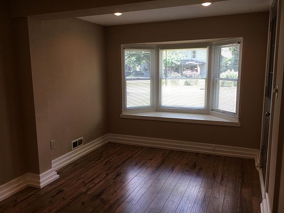 5th image of 444 Broadway E