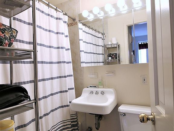 4th image of 55 W 84th St #3F