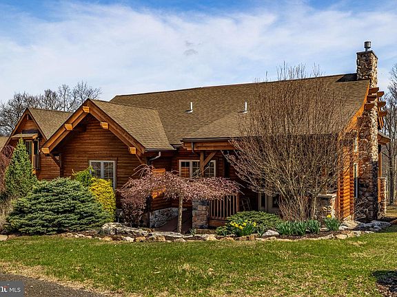 2nd image of 18 Sugarloaf Ln