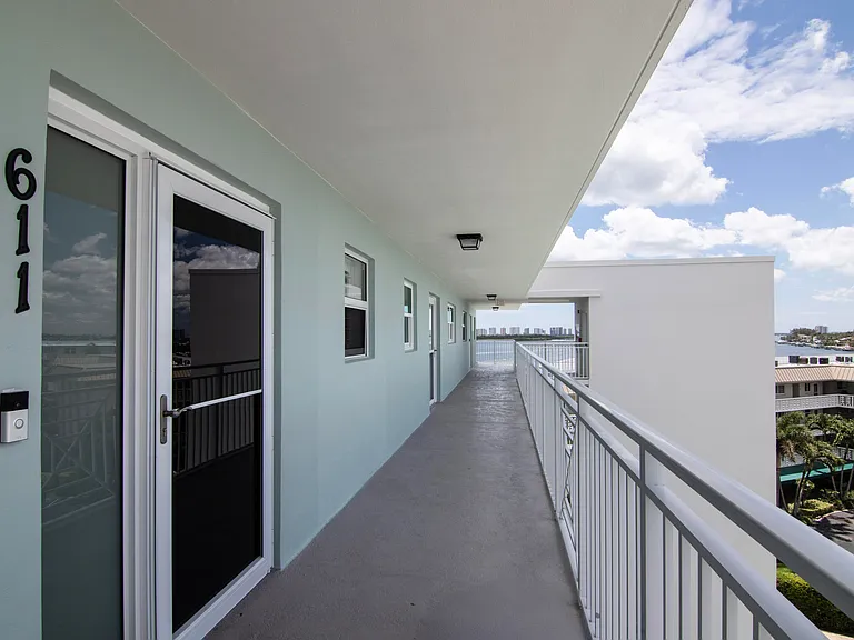 44 Yacht Club Dr #611 — Photo 23