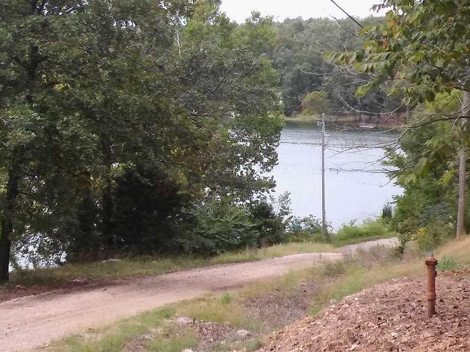 1st image of 40 Lakeview Dr