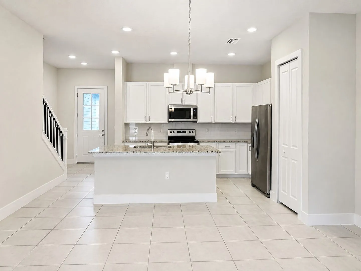 3 BR, 2.5 Bath Townhome in Oviedo — Photo 3