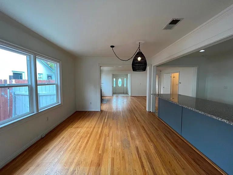 4316 Greenbush Ave — Photo 6