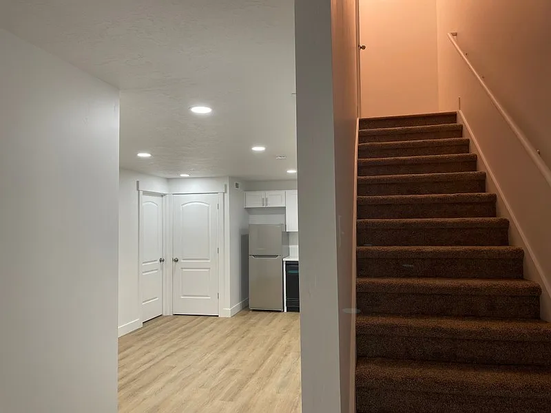 NEW Basement Apartment — Photo 3