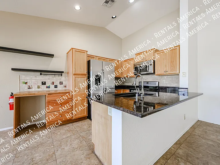 8918 E Indiana Ave — Photo 12