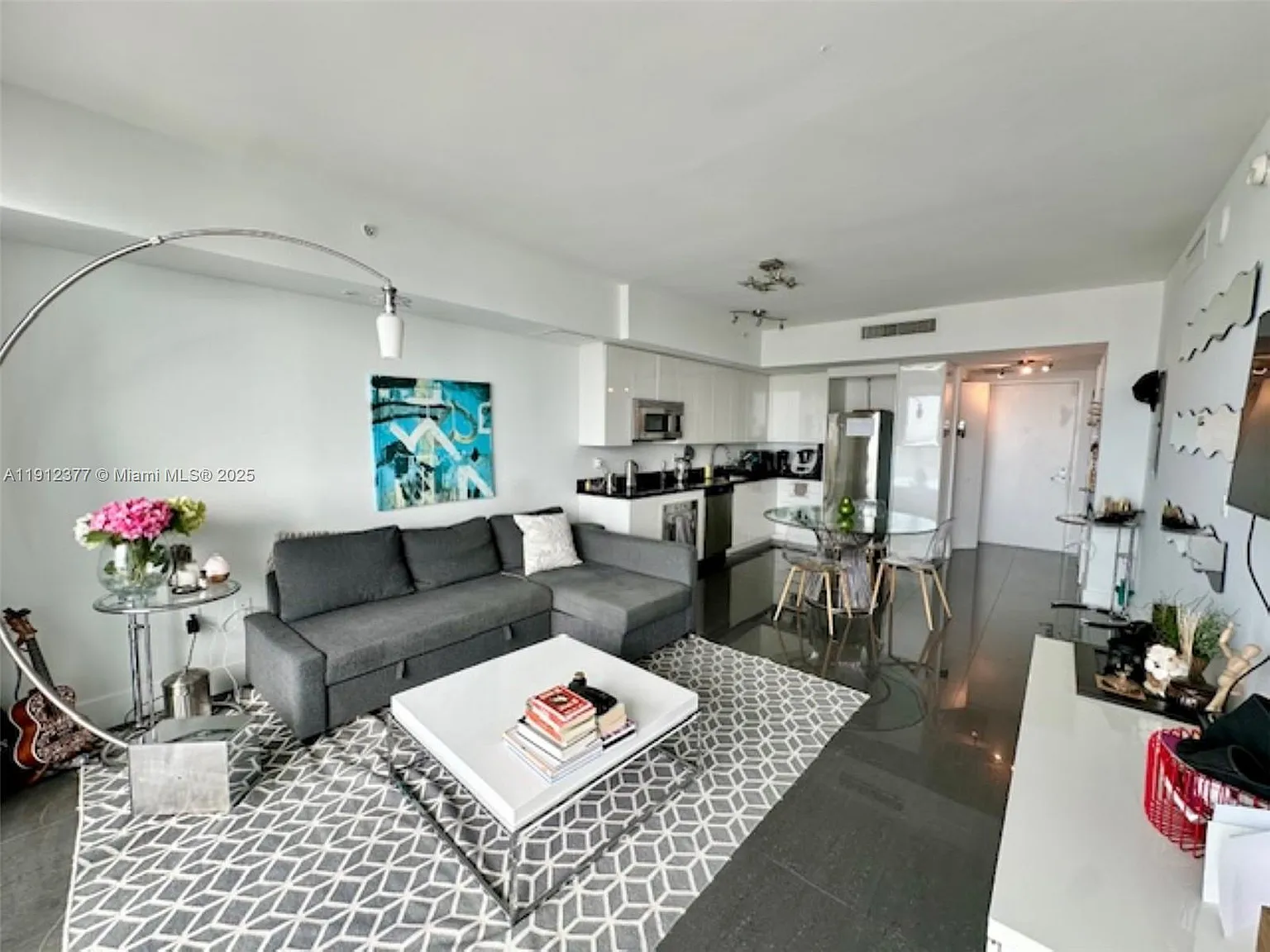 1 bed, 1.5 bath, 789 sqft, $3,100 — Photo 4