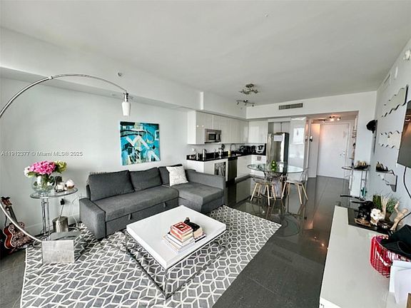 4th image of 92 SW 3rd St APT 4107