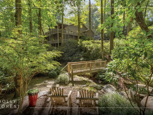 496 Trays Island Road, Sapphire, NC 28774