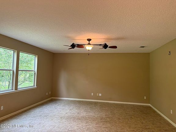 5th image of 417 ADELAIDE Drive