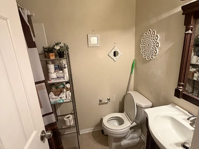 119 E Main St #6 — Photo 2