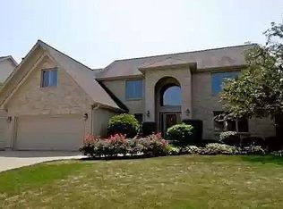 1810 Cranshire Ln, Naperville, IL 60565
