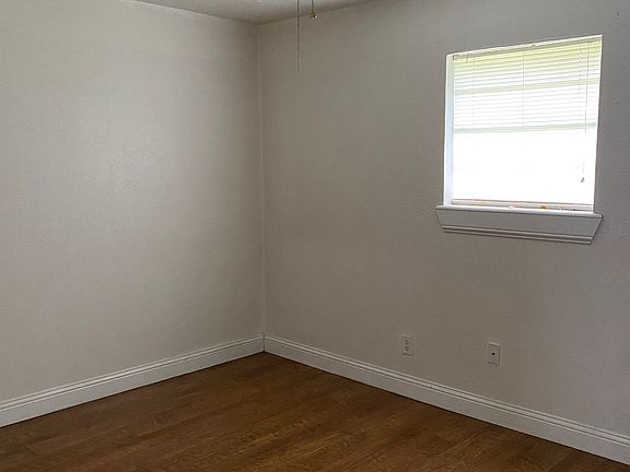 3rd image of 195 Crepe Myrtle Ave #195