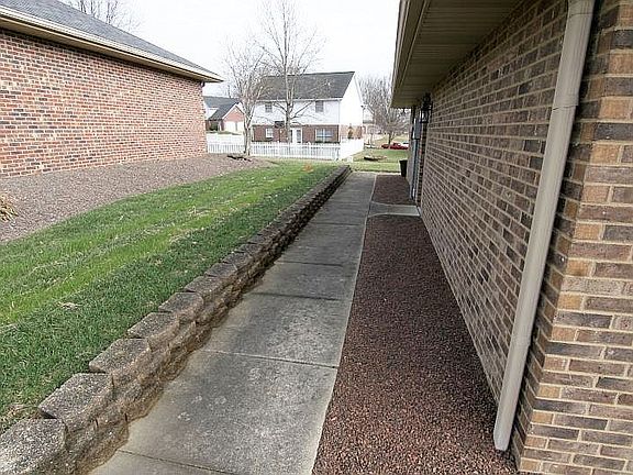 4th image of 320 Cottonwood Ln