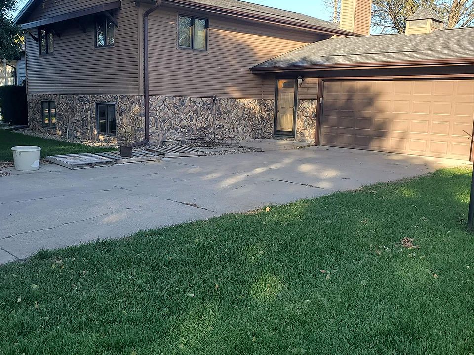 1st image of 3407 F Ave
