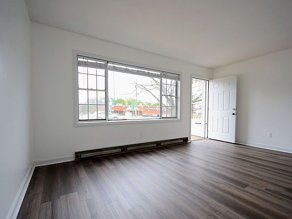 5th image of 3212 N Main St