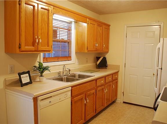5th image of 103 Grassmire Dr