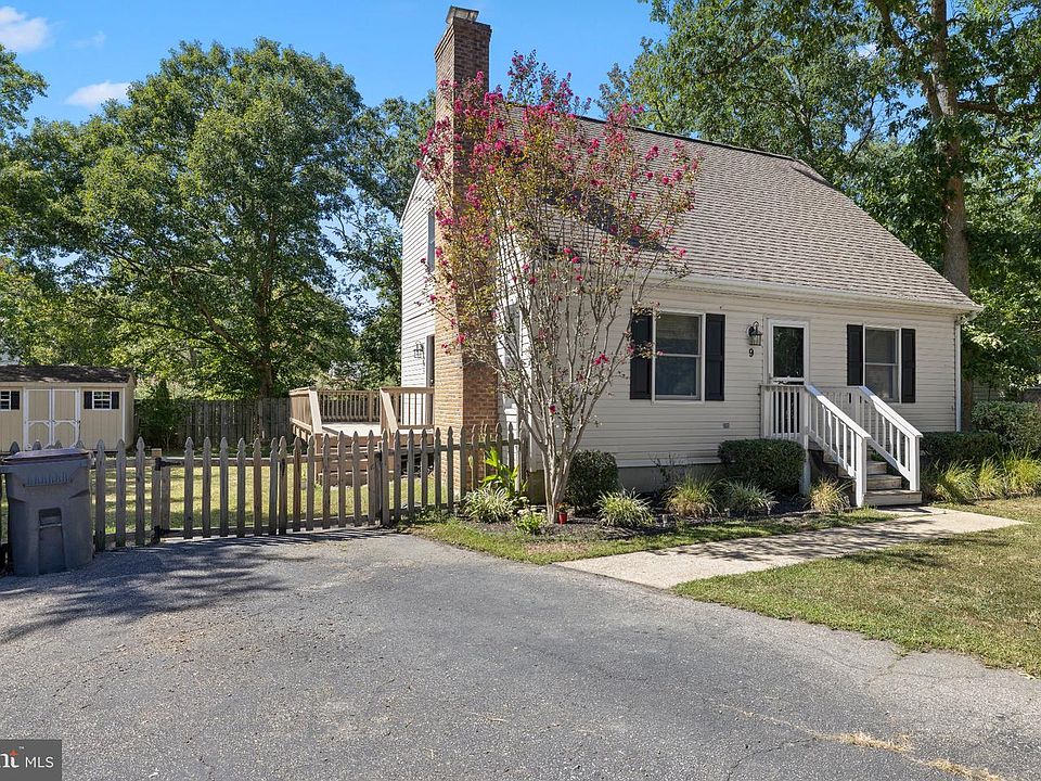 1st image of 9 Ackerman Ct