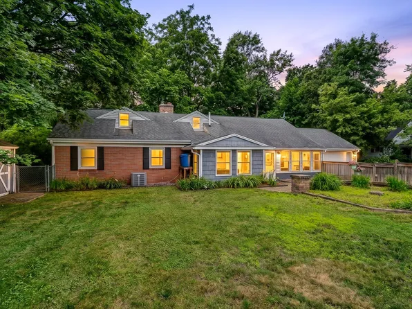 1218 Pinehurst Blvd, Kalamazoo, MI 49006