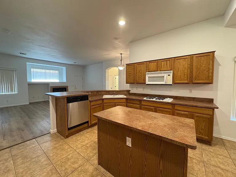 2772 Broadmoor Dr — Photo 9