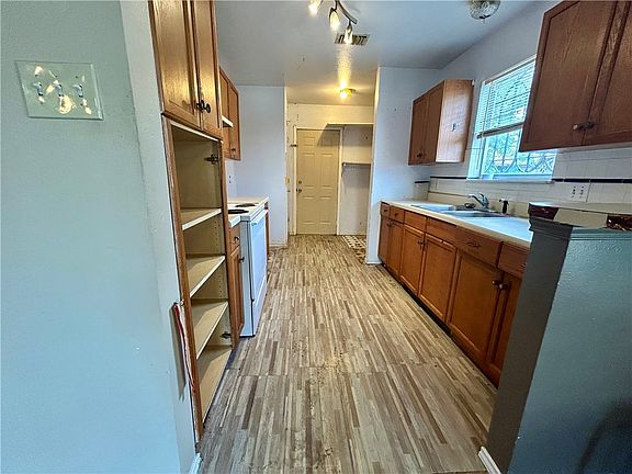 5th image of 1117 Green Earth Dr