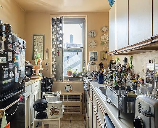 4th image of 245 Henry St APT 6I