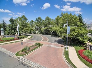 14 Harbor Pointe Dr, Haverstraw, NY 10927