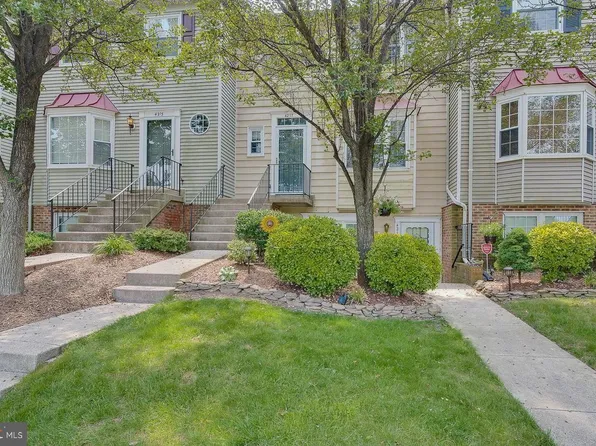 4217 Stockbridge Dr, Dumfries, VA 22025