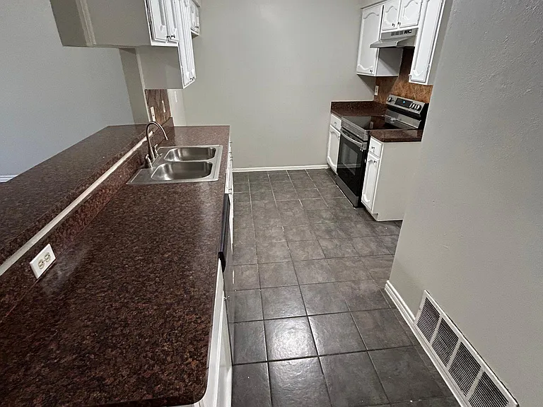 2746 Town North Dr — Photo 6